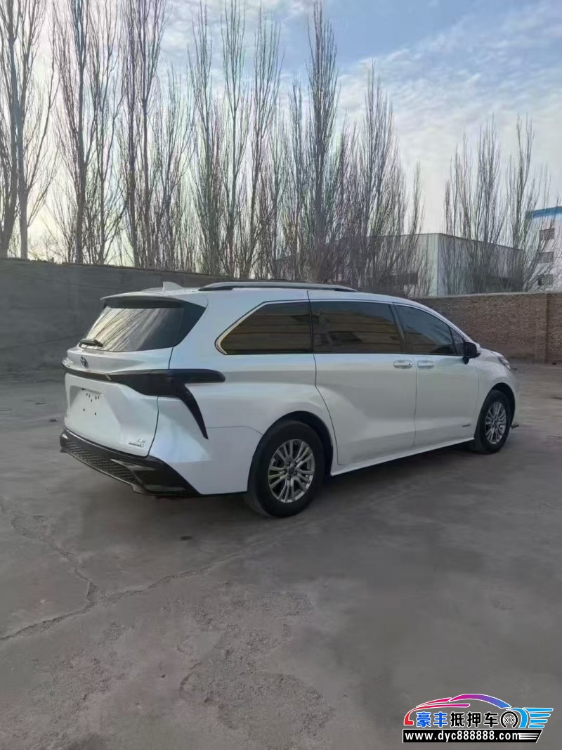 22年丰田塞纳轿车抵押车出售