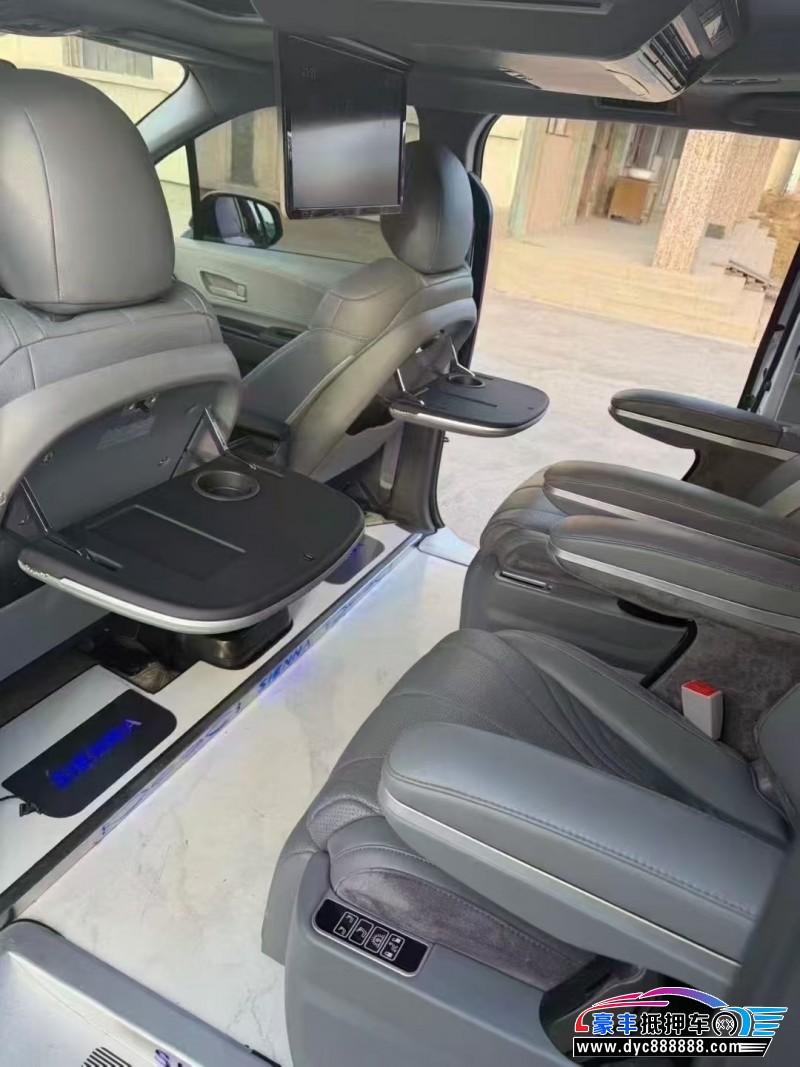 22年丰田塞纳轿车抵押车出售