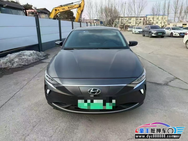 抵押车出售21年现代菲斯塔轿车