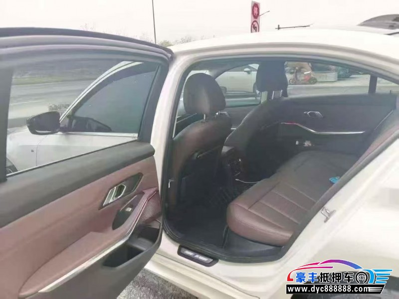 20年宝马3系轿车抵押车出售