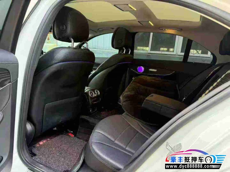 20年奔驰C轿车抵押车出售