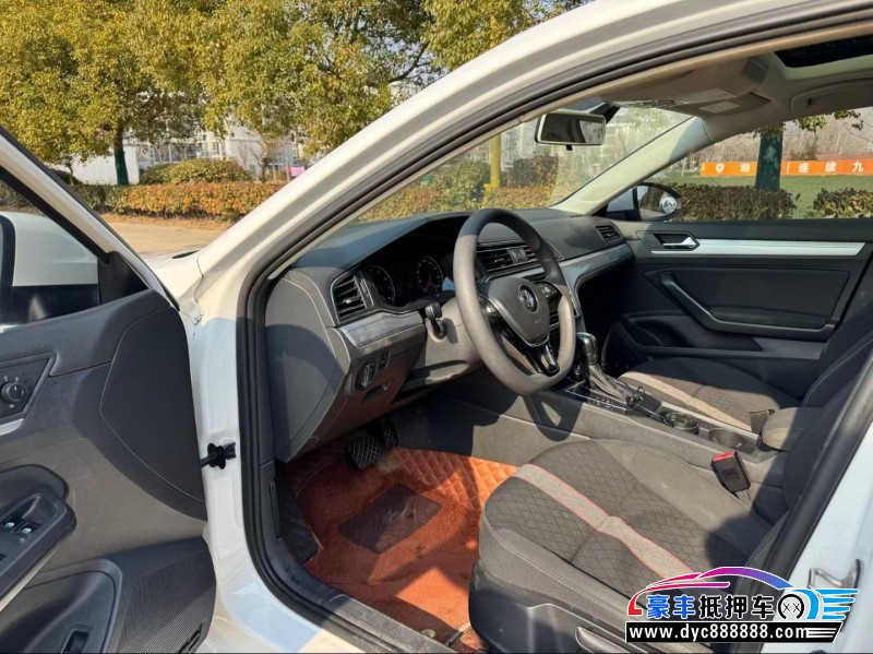 20年大众凌渡轿车抵押车出售