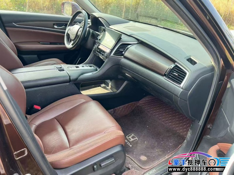 17年本田冠道轿车抵押车出售