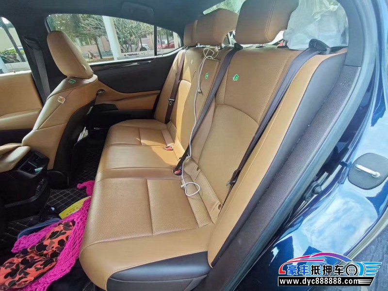 20年雷克萨斯ES轿车抵押车出售