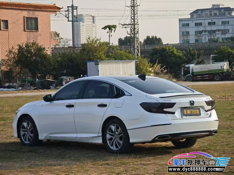 18年本田雅阁轿车抵押车出售