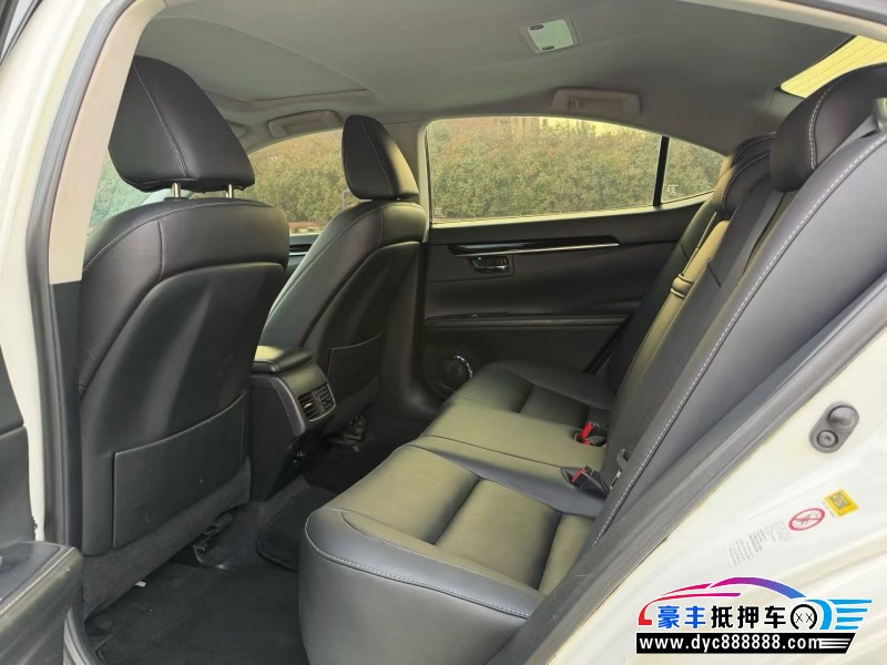 12年雷克萨斯ES轿车抵押车出售