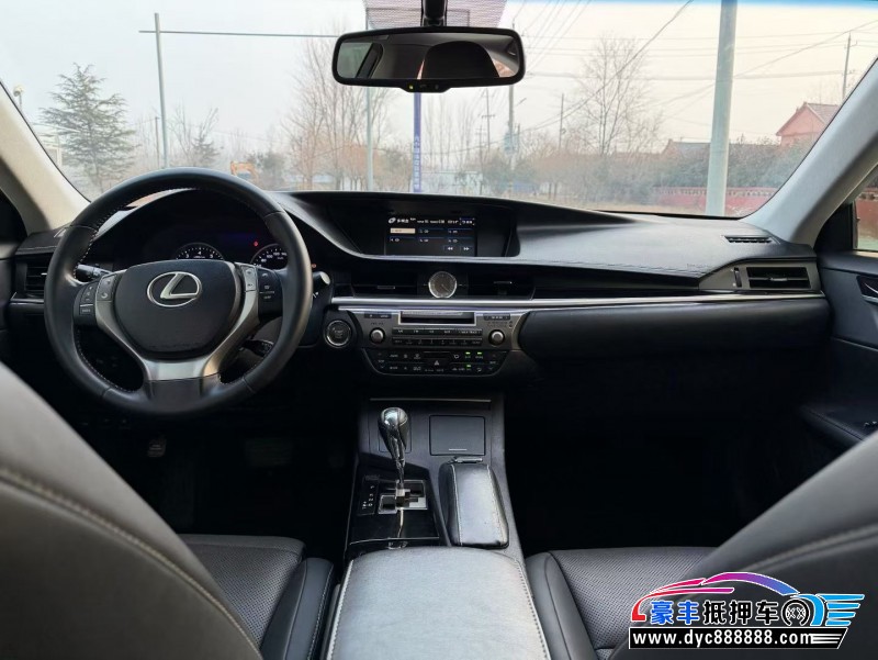 12年雷克萨斯ES轿车抵押车出售