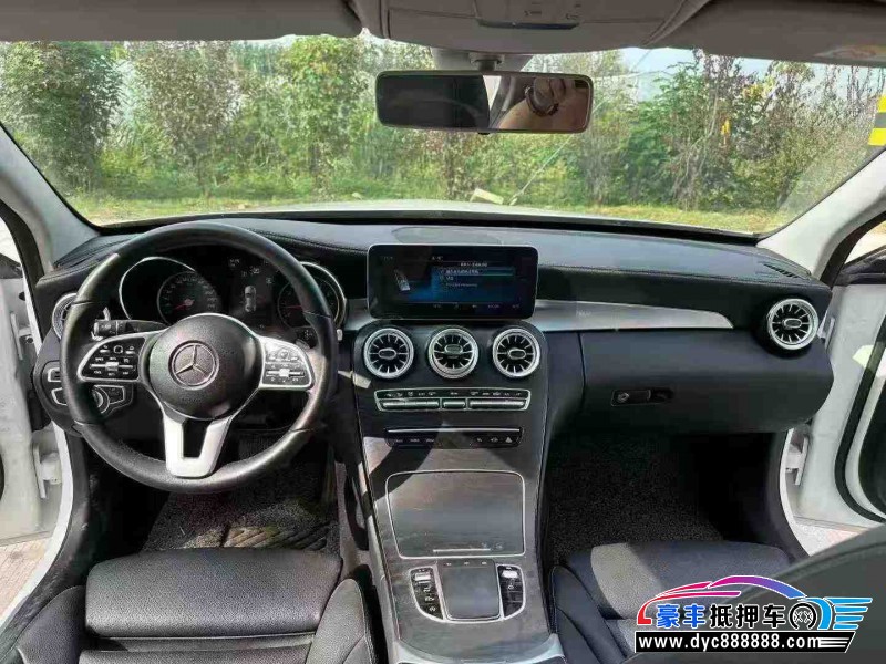 19年奔驰C轿车抵押车出售