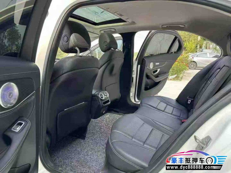 19年奔驰C轿车抵押车出售