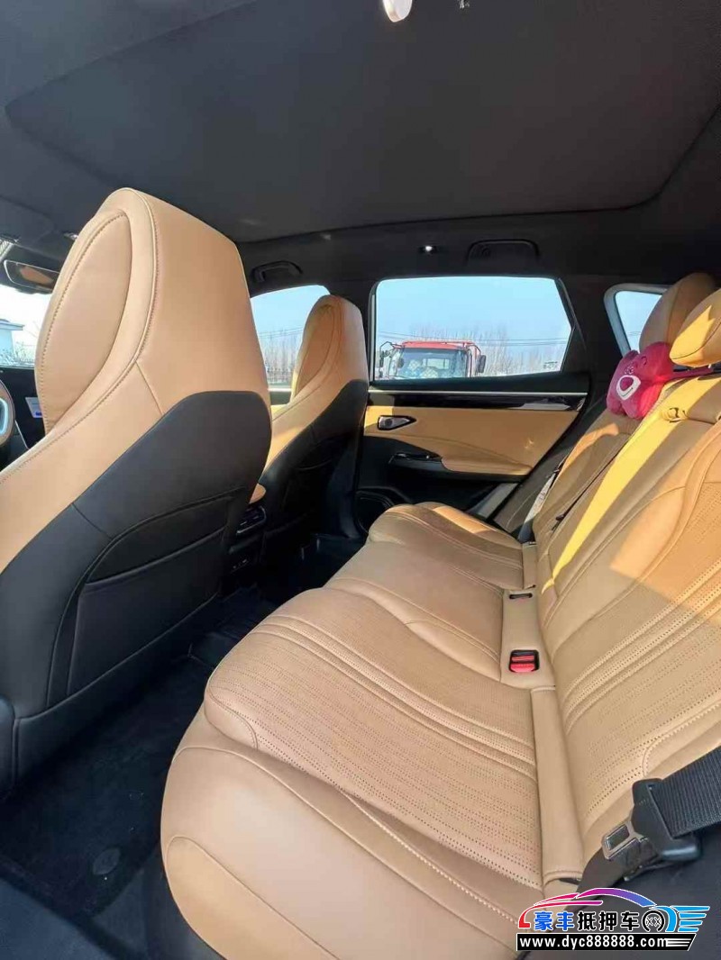 24年吉利银河L7轿车抵押车出售