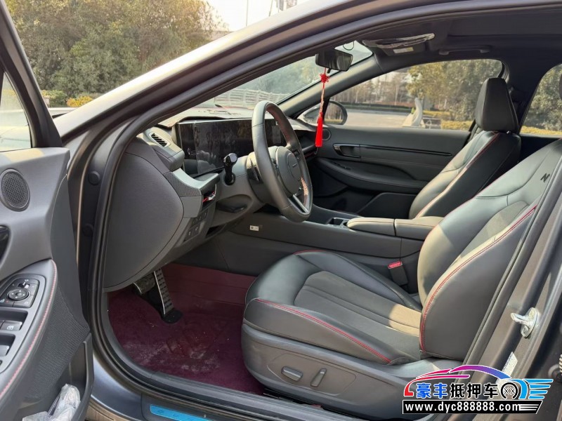 24年现代索纳塔轿车抵押车出售