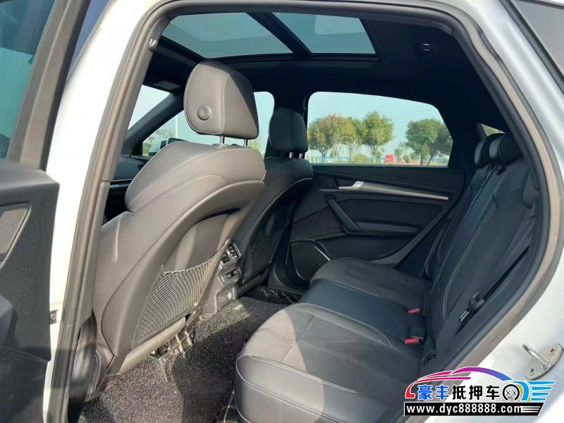 21年奥迪Q5轿车抵押车出售