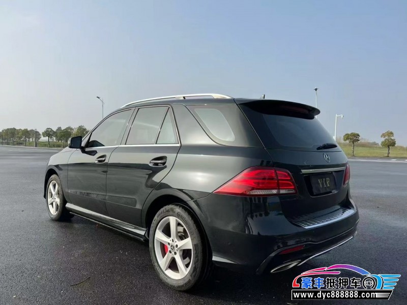 15年奔驰GLE轿车抵押车出售