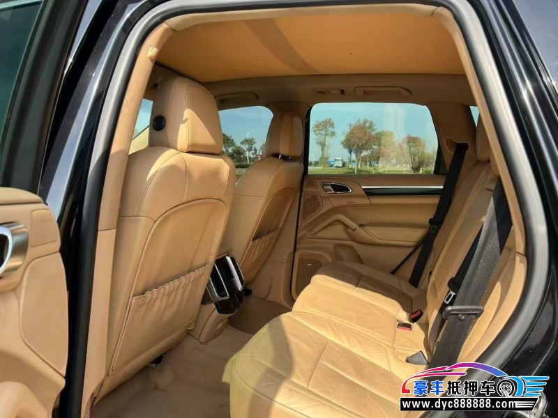 14年保时捷卡宴轿车抵押车出售