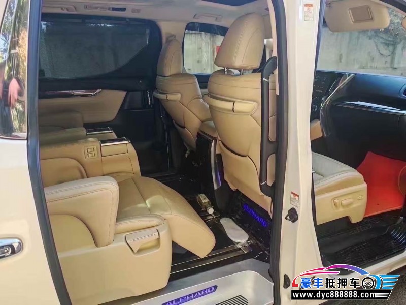 19年丰田埃尔法轿车抵押车出售