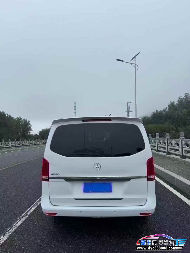 18年奔驰V轿车抵押车出售