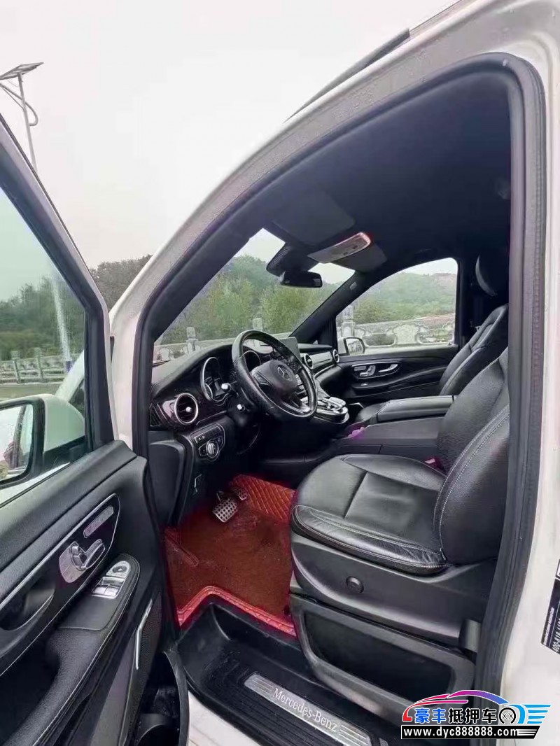 18年奔驰V轿车抵押车出售