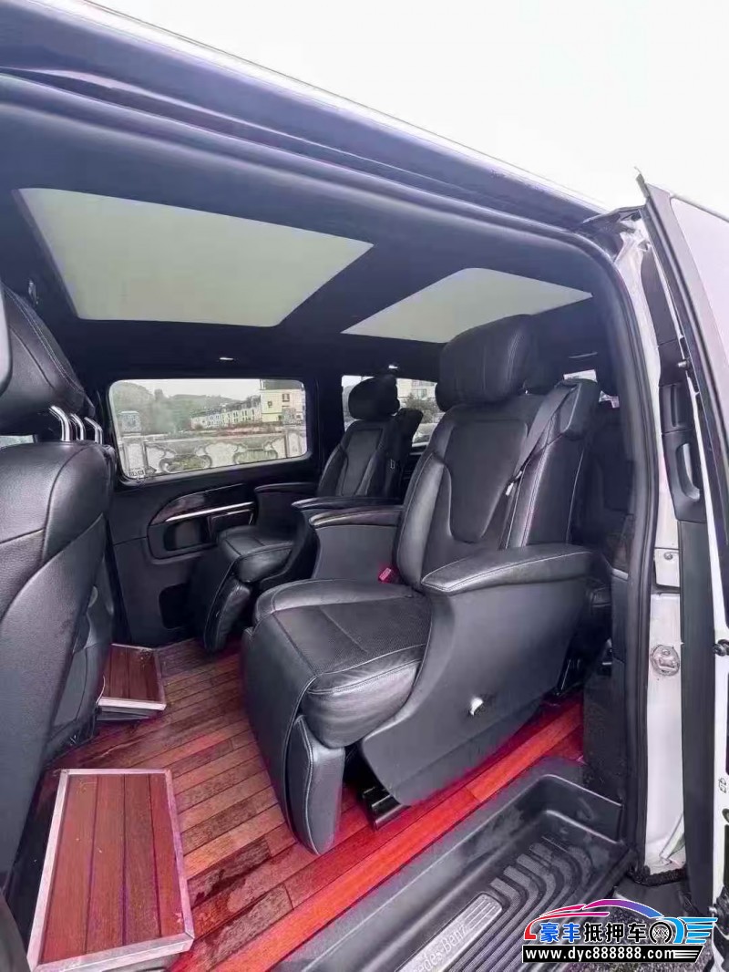 18年奔驰V轿车抵押车出售