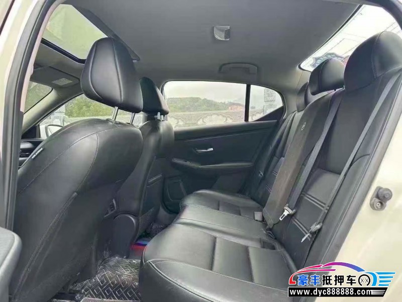 20年日产轩逸轿车抵押车出售