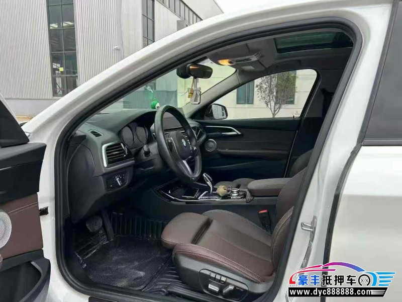 23年宝马1系轿车抵押车出售