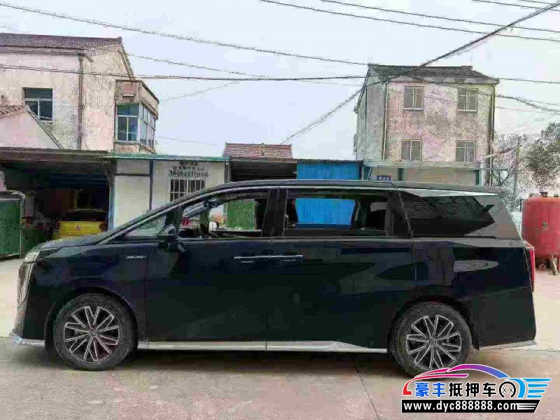 23年传祺M8轿车抵押车出售