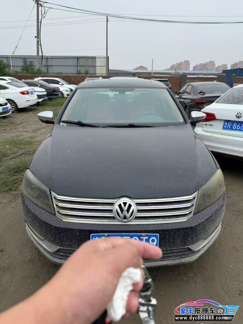 13年大众迈腾轿车抵押车出售