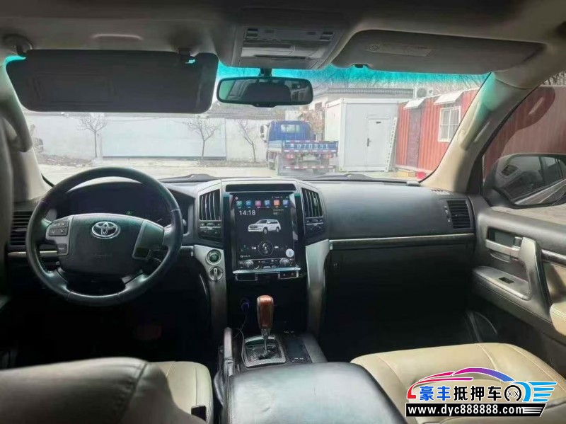 12年丰田兰德酷路泽（陆巡）轿车抵押车出售