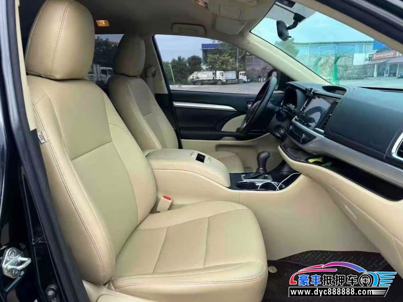 18年丰田汉兰达轿车抵押车出售