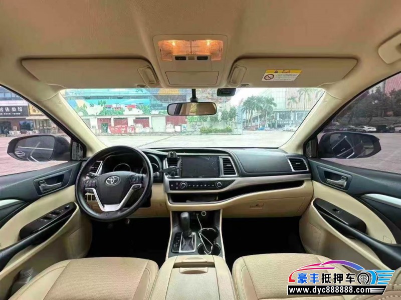 18年丰田汉兰达轿车抵押车出售