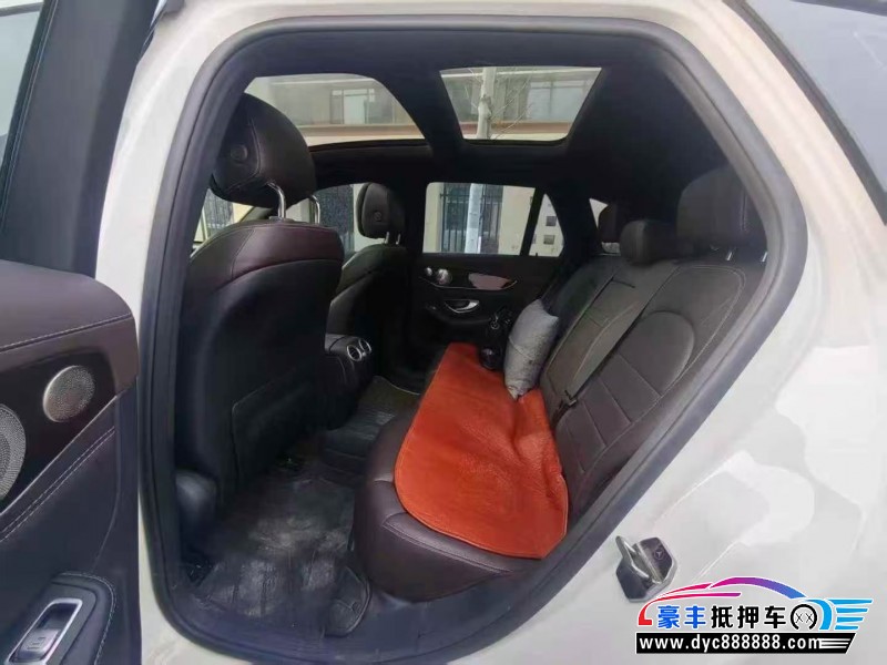 17年奔驰GLC轿车抵押车出售