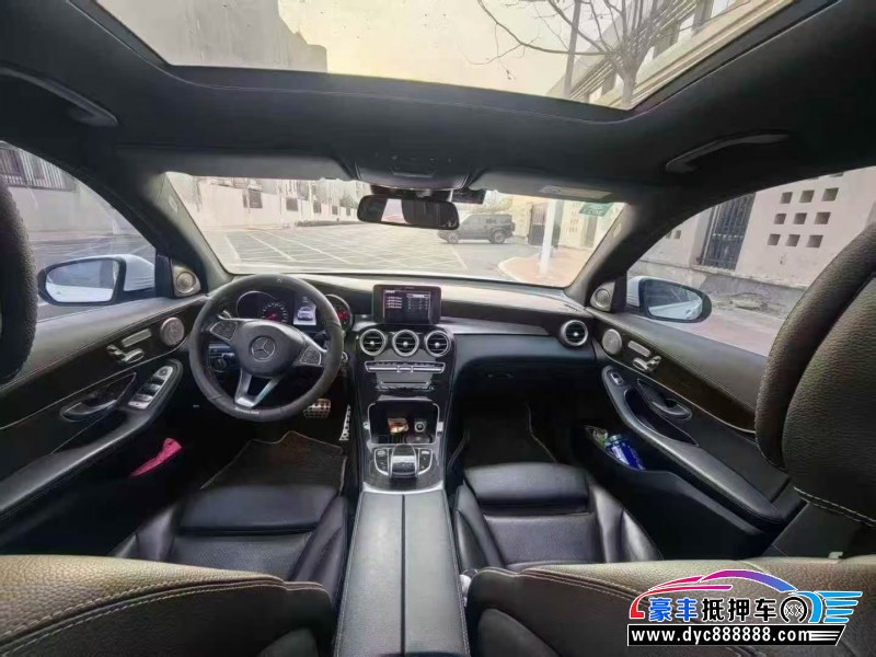 17年奔驰GLC轿车抵押车出售