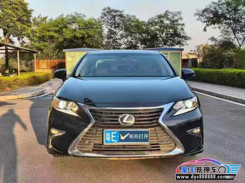 抵押车出售18年雷克萨斯ES轿车