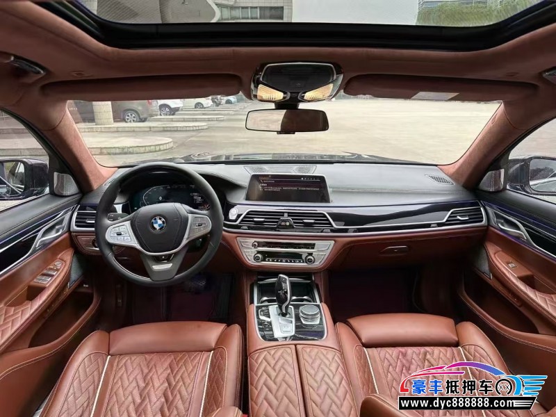 21年宝马7系轿车抵押车出售