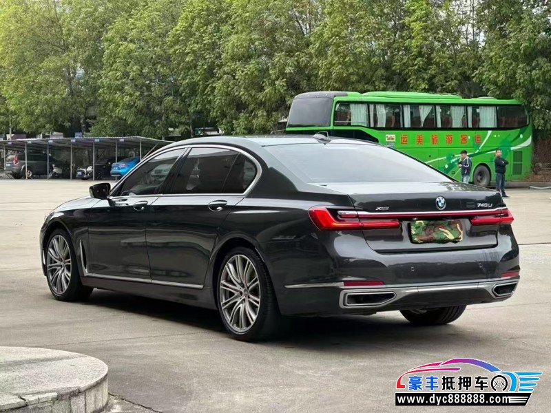21年宝马7系轿车抵押车出售