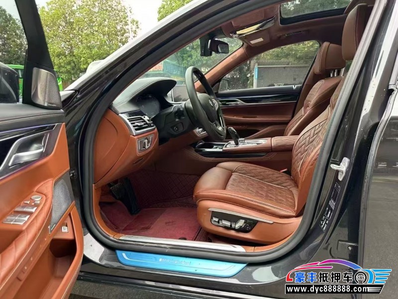 21年宝马7系轿车抵押车出售