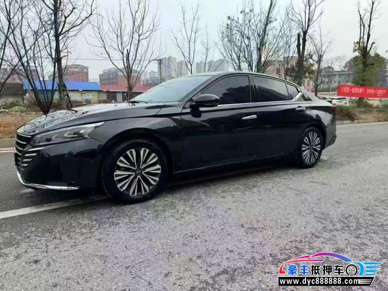 25年日产天籁轿车抵押车出售