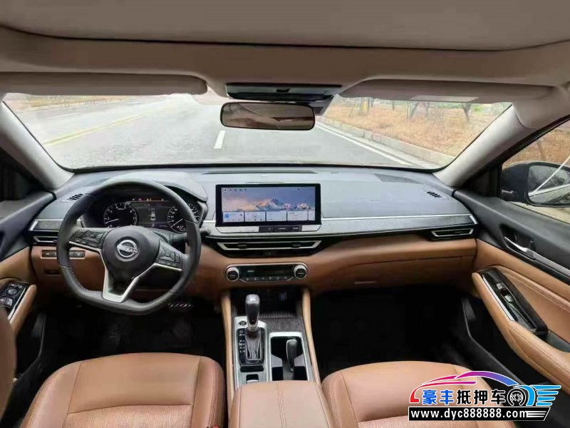 25年日产天籁轿车抵押车出售