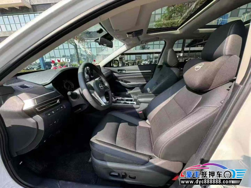 24年日产天籁轿车抵押车出售