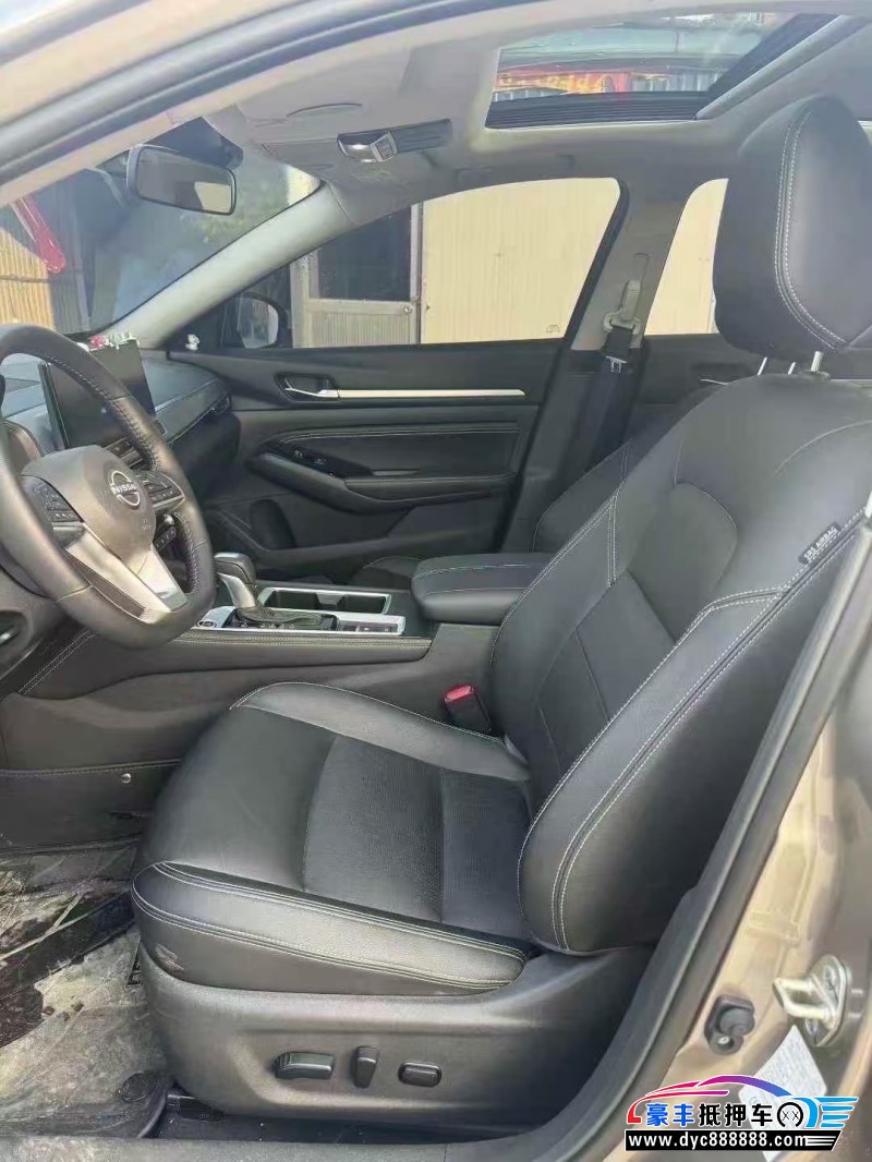 24年日产天籁轿车抵押车出售