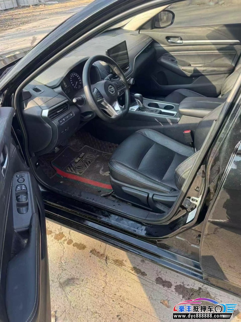 20年日产天籁轿车抵押车出售