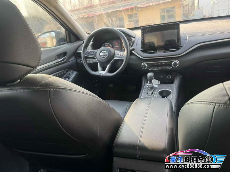 20年日产天籁轿车抵押车出售