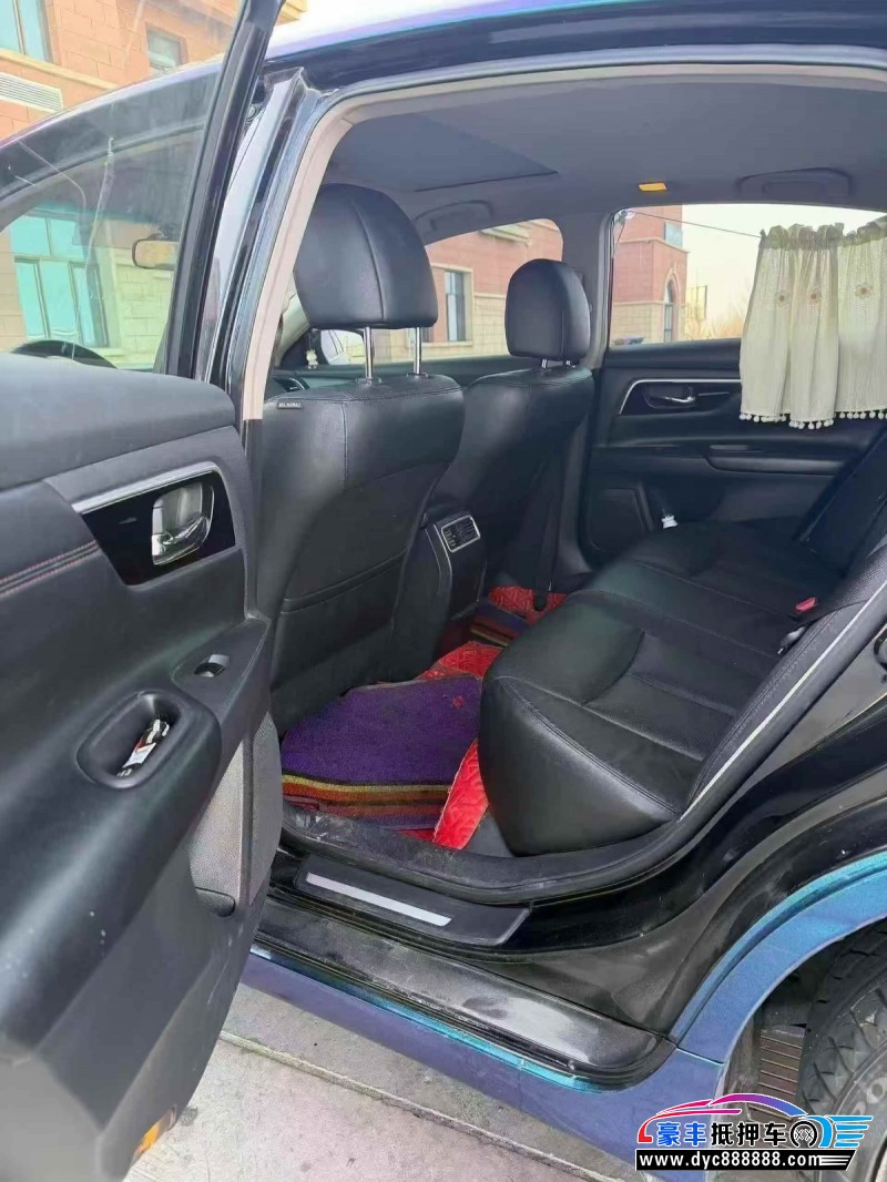 17年日产天籁轿车抵押车出售