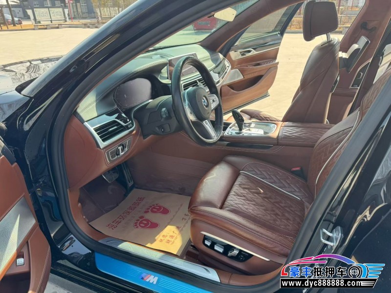 22年宝马7系轿车抵押车出售