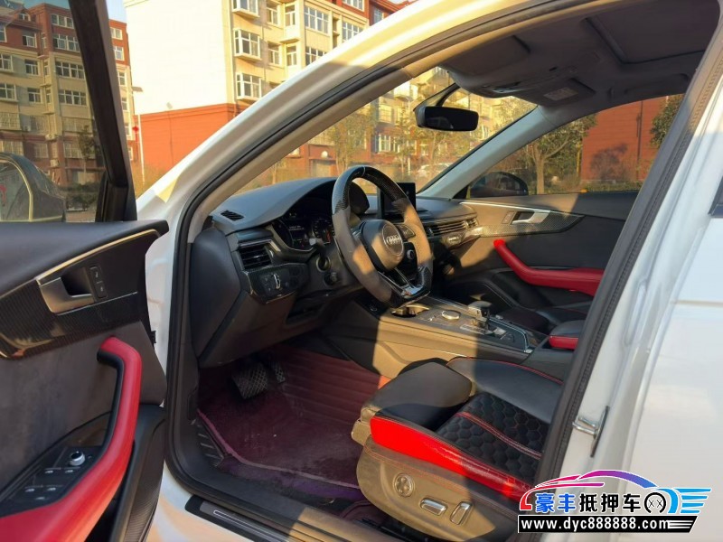 18年奥迪A4L轿车抵押车出售