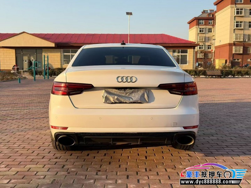 18年奥迪A4L轿车抵押车出售