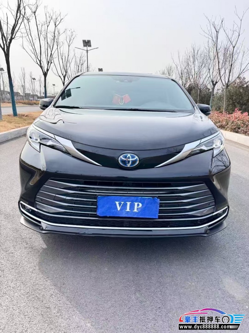 抵押车出售22年丰田塞纳轿车