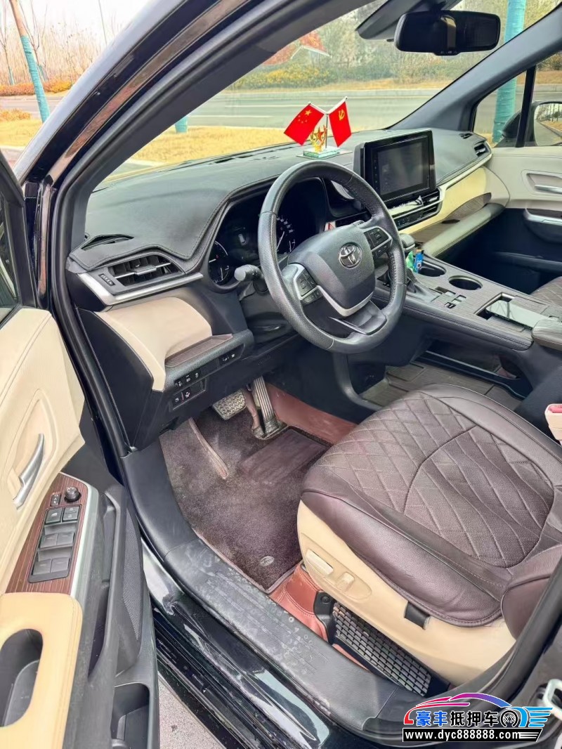 22年丰田塞纳轿车抵押车出售