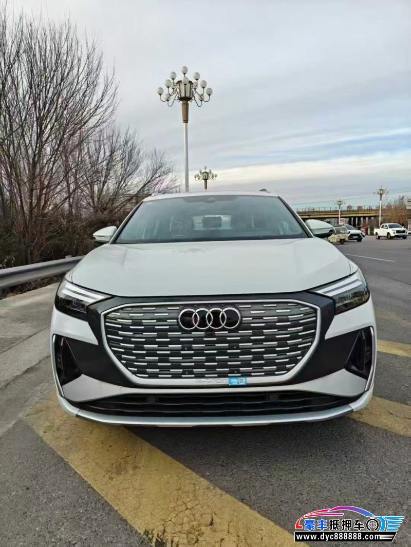 抵押车出售26年奥迪Q4轿车
