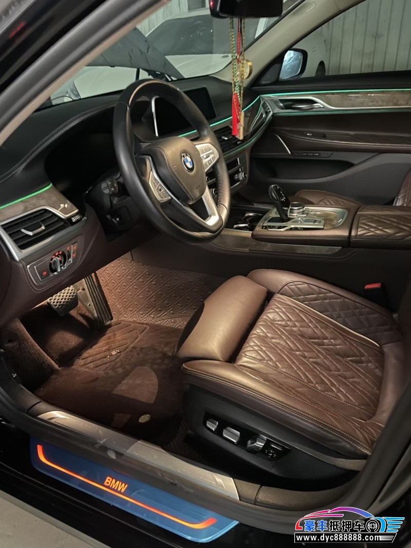 20年宝马7系轿车抵押车出售