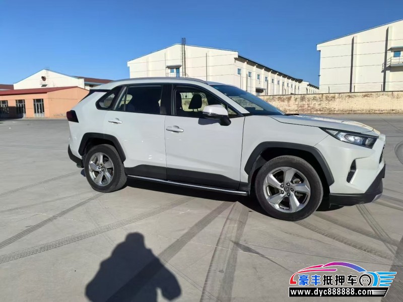 20年丰田RAV4轿车抵押车出售
